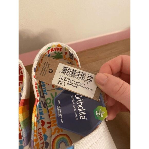 TOMS 7 NWT rainbow pride LGBTQ Alpargata Pride Slip-On White Rainbow shoes - Picture 3 of 6
